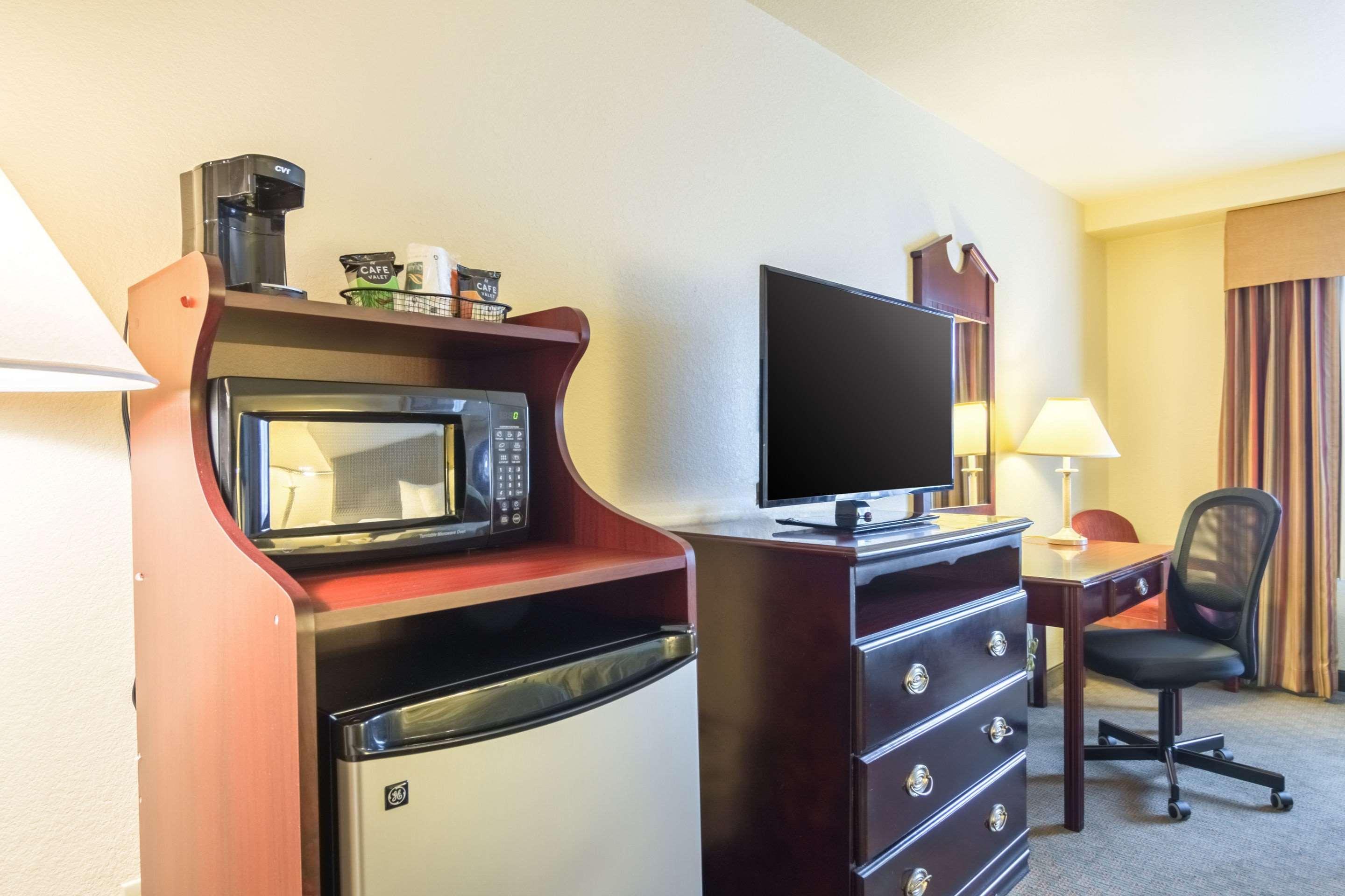 Quality Inn & Suites Alma - Fort Smith Northeast Eksteriør bilde